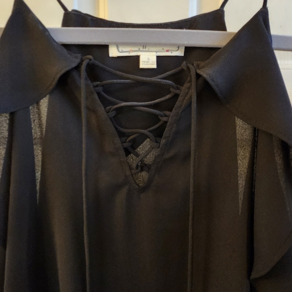 NWOT Stunning Flowy Blouse - Picture 2 of 8